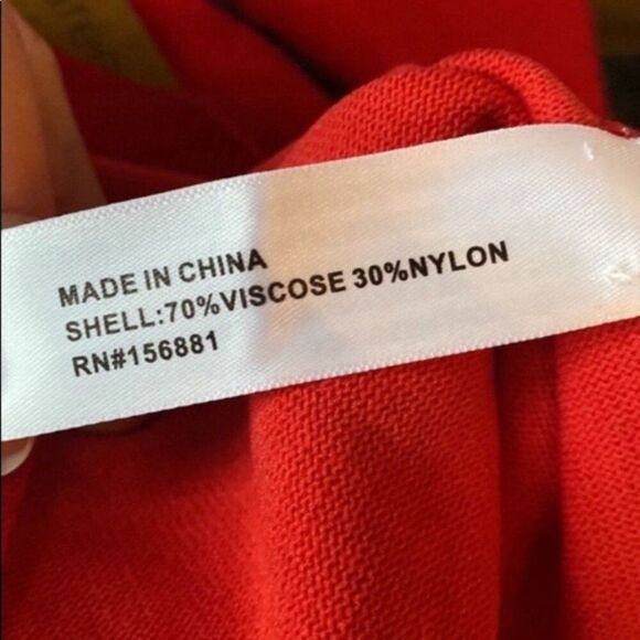 Maree Pour Toi Red Scalloped Hem Sweater NWT Plus Size 12/14 Soft Knit Holiday - Picture 8 of 9